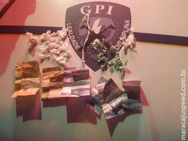 Sem alvarás, conveniência é fechada e garoto flagrado vendendo cocaína levado para delegacia Sem alvarás, conveniência é fechada e garoto flagrado vendendo cocaína levado para delegacia