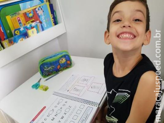 Tecnologia mantém unidos alunos e professores durante isolamento Tecnologia mantém unidos alunos e professores durante isolamento