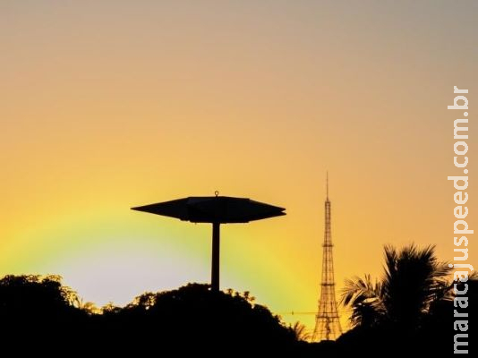 Termômetros sobem e anunciam sexta “mergulhada” no calor Termômetros sobem e anunciam sexta “mergulhada” no calor