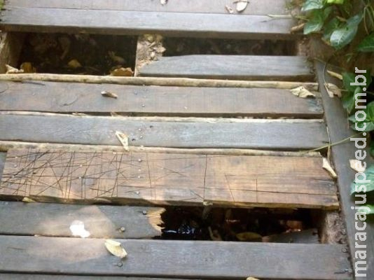 Vizinha alerta sobre riscos para crianças em praça do Itanhangá