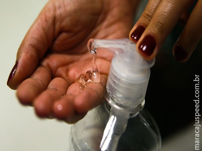 Álcool gel: se falsificado, não use; se legalizado, use com cuidado Álcool gel: se falsificado, não use; se legalizado, use com cuidado
