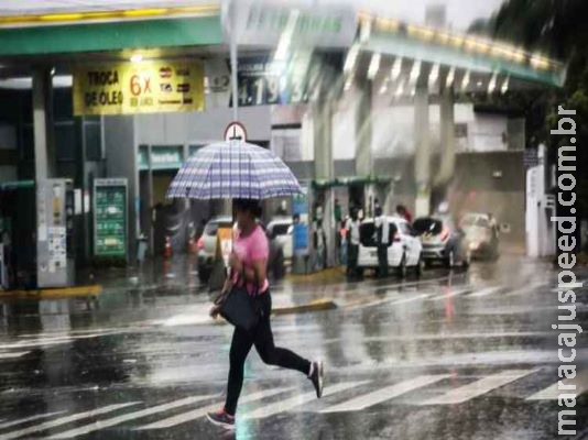 Após tempestade na madrugada, previsão é de mais pancadas de chuva isoladas em MS