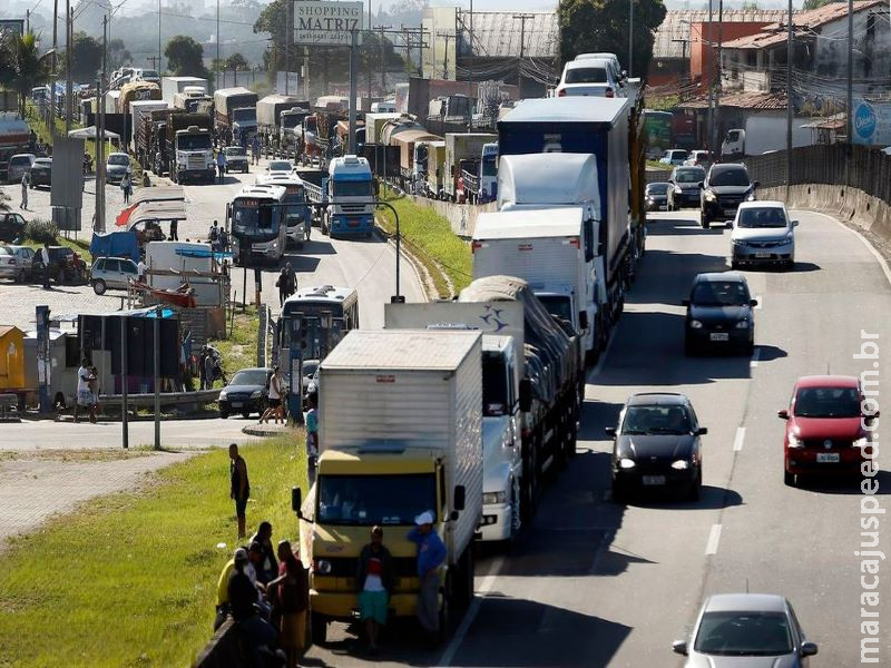 Caminhoneiros vão ter prioridade em campanha de vacinação contra gripe Caminhoneiros vão ter prioridade em campanha de vacinação contra gripe