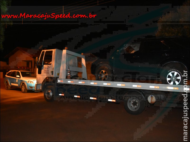 Condutores maracajuenses agem como se estivessem em cenas de filmes de Hollywood e mais um condutor empreende fuga de viaturas policiais conduzindo SW4. Fato ocorreu no fim da noite do domingo (26), tendo início na Vila Juquita Condutores maracajuenses agem como se estivessem em cenas de filmes de Hollywood e mais um condutor empreende fuga de viaturas policiais conduzindo SW4. Fato ocorreu no fim da noite do domingo (26), tendo início na Vila Juquita