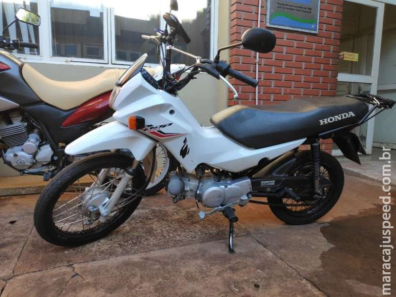 Homem é preso após furtar moto e estourar a porta de comércio Homem é preso após furtar moto e estourar a porta de comércio