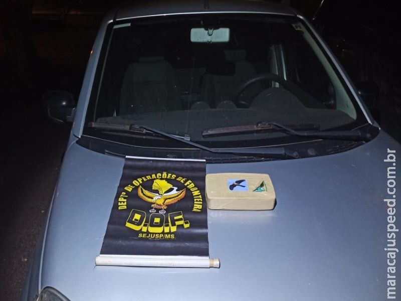 Homem tenta fugir da polícia, mas é preso com cocaína Homem tenta fugir da polícia, mas é preso com cocaína
