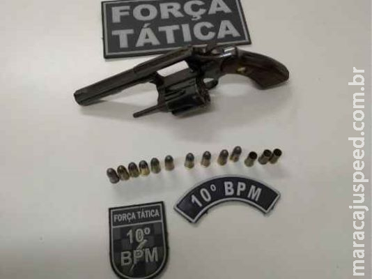 Idoso de 72 anos é espancado a socos e ameaçado com arma por funcionário de bar Idoso de 72 anos é espancado a socos e ameaçado com arma por funcionário de bar