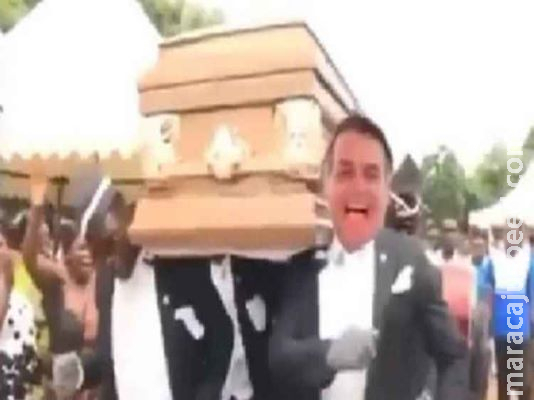 “Meme do Caixão”: presidente da Embratur posta montagem com rosto de Bolsonaro