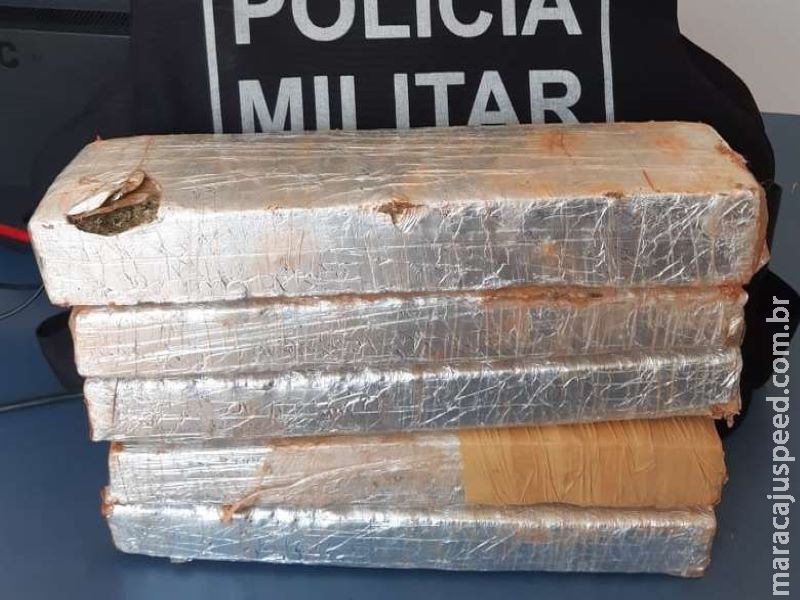 Populares encontram mais de 5kg de maconha abandonada em rodovia Populares encontram mais de 5kg de maconha abandonada em rodovia