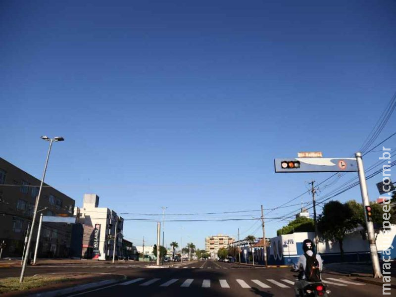 Sexta-feira tem céu claro e alerta de queda brusca de temperatura em MS Sexta-feira tem céu claro e alerta de queda brusca de temperatura em MS