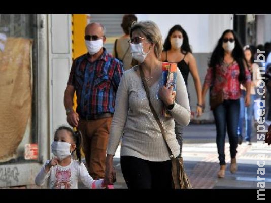 Uso de máscara passa a ser obrigatório e será fiscalizado Uso de máscara passa a ser obrigatório e será fiscalizado