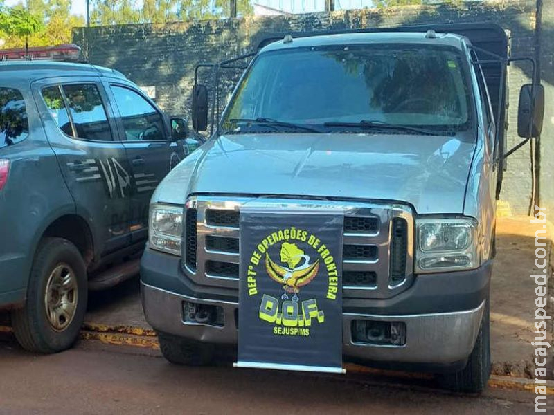 Adolescente de 16 anos tenta fugir de policiais e perde controle de veículo Adolescente de 16 anos tenta fugir de policiais e perde controle de veículo