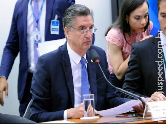 Deputados criticam aproximação de Jair Bolsonaro com "centrão" Deputados criticam aproximação de Jair Bolsonaro com "centrão"