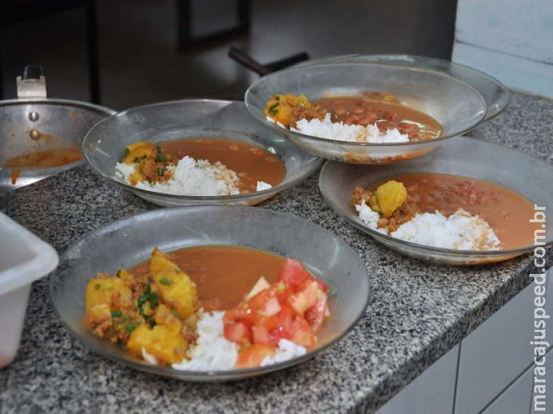 Direções escolares vão definir ordem e horário para entregar kit merenda