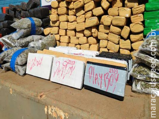 Maconha com código de facção é apreendida dentro de veículo escondido em milharal Maconha com código de facção é apreendida dentro de veículo escondido em milharal