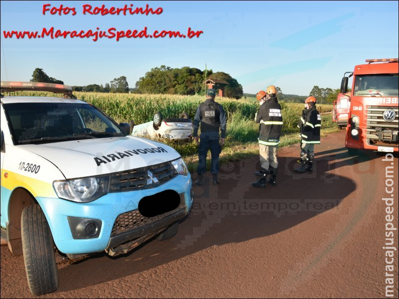 Maracaju: Veículo carregado com maconha não acata ordem de parar, empreende fuga pela MS-164, perde controle do veículo, colidi com poste e capota por várias vezes Maracaju: Veículo carregado com maconha não acata ordem de parar, empreende fuga pela MS-164, perde controle do veículo, colidi com poste e capota por várias vezes