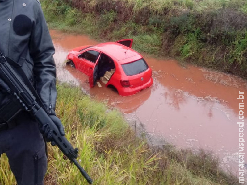 Maracaju: Veículo furtado em Brasília foi recuperado pelo DOF com mais de meia tonelada de maconha. Traficante é baleado durante fuga