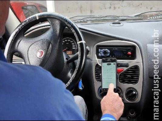 Motoristas de aplicativo e táxi podem ser obrigados a usar máscara durante viagens 