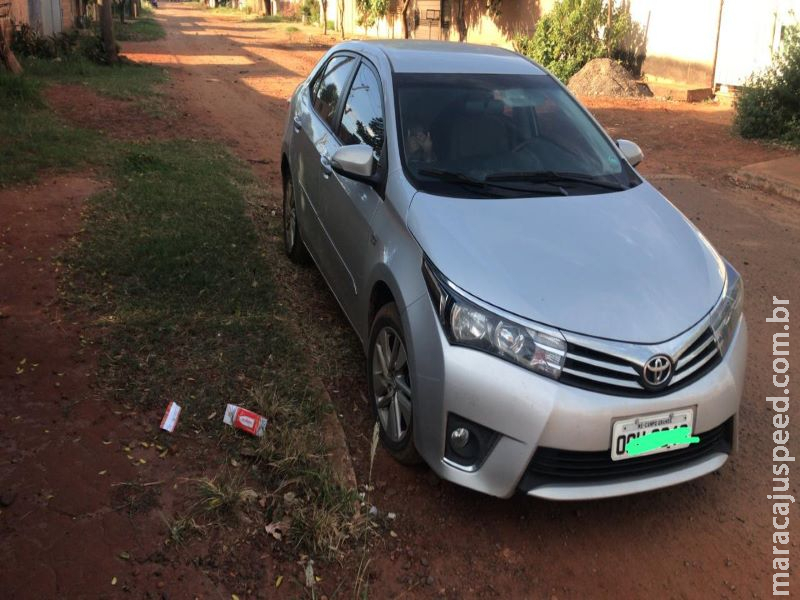 Polícia recupera Corolla roubado e prende jovem de 18 anos Polícia recupera Corolla roubado e prende jovem de 18 anos