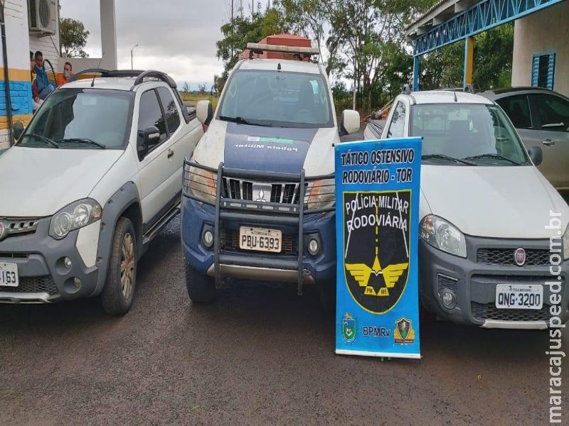 Polícia recupera veículos roubados que seriam levados à fronteira Polícia recupera veículos roubados que seriam levados à fronteira