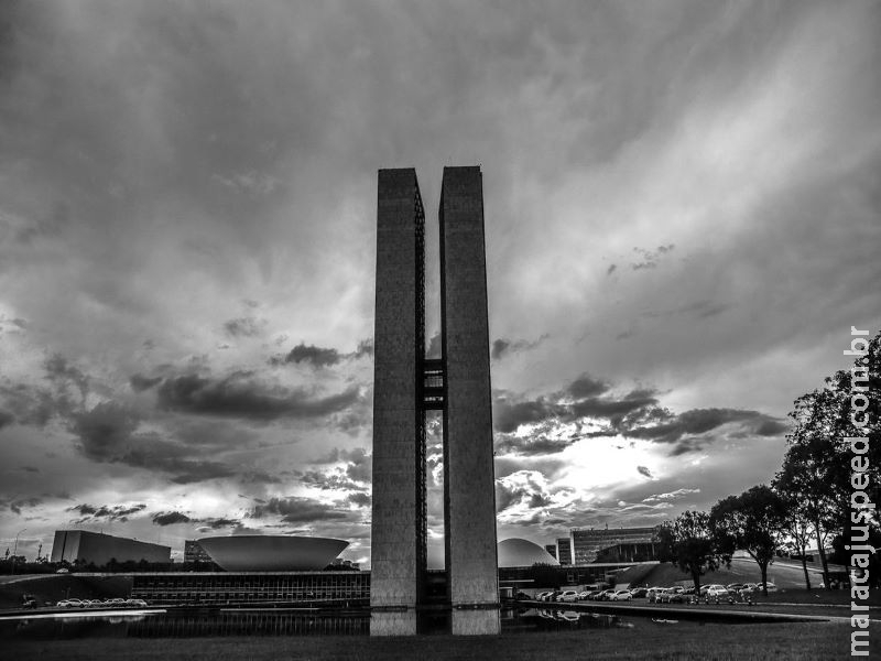 Senado aprova socorro de R$ 125 bilhões a estados e municípios