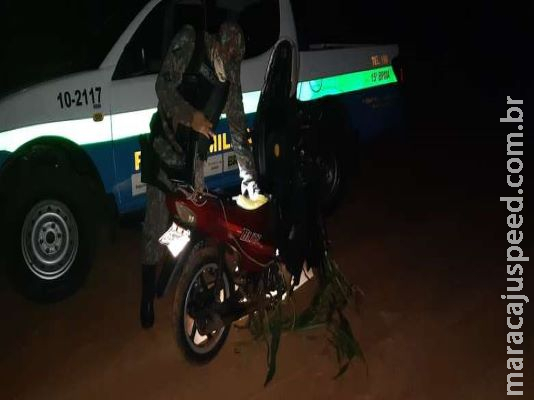 Após perseguição, polícia apreende veículo e infrator foge a pé Após perseguição, polícia apreende veículo e infrator foge a pé