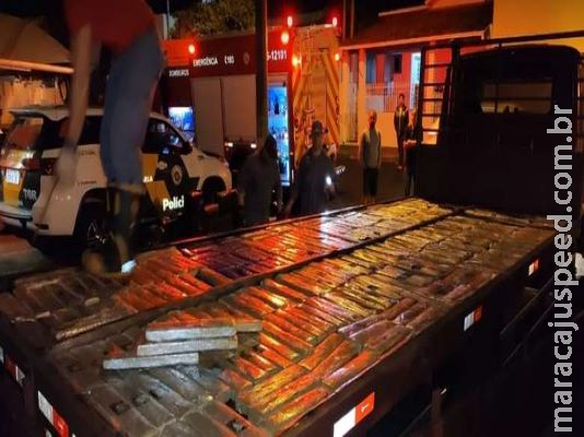 Caminhão com placas de Dourados é apreendido com mais de 700 kg de maconha em SP Caminhão com placas de Dourados é apreendido com mais de 700 kg de maconha em SP