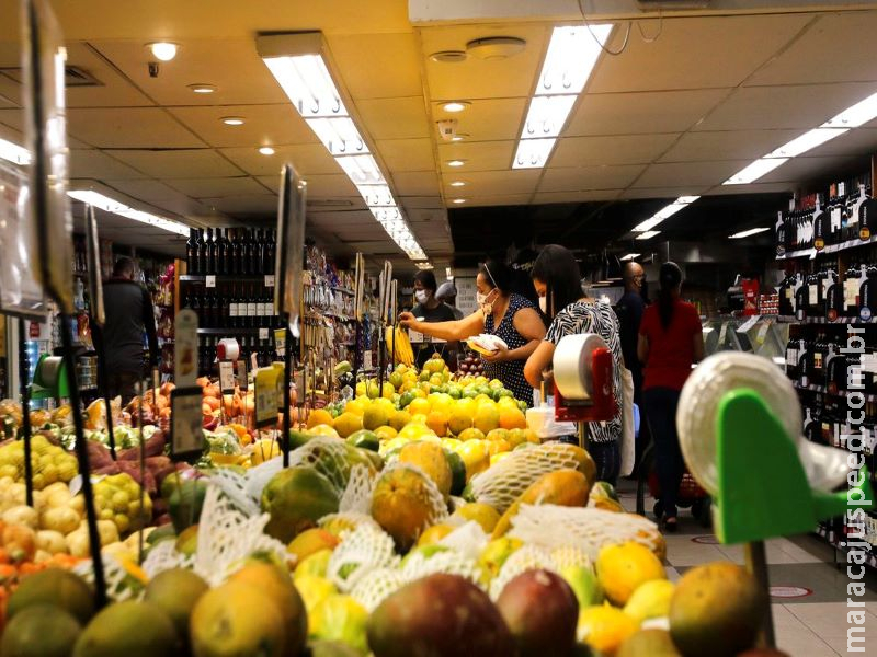 Cesta de compras de famílias de renda mais baixa tem queda de 0,30%