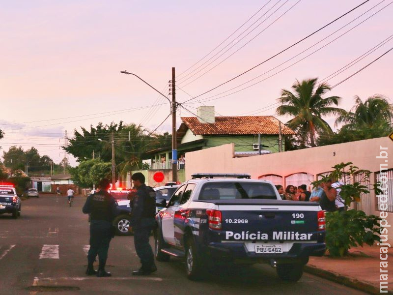 De tornozoleira, grávida presa por matar namorado disse que homem pediu por aborto De tornozoleira, grávida presa por matar namorado disse que homem pediu por aborto