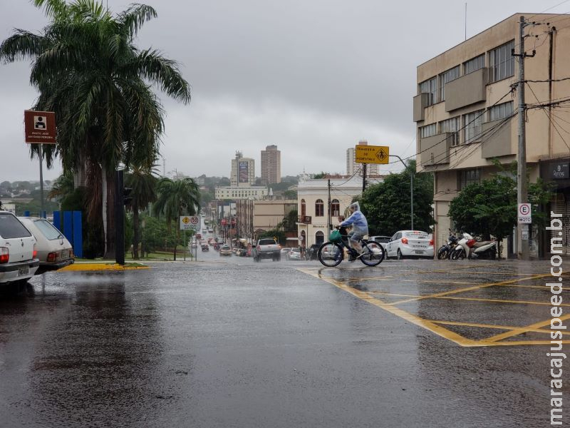Frente fria se afasta e quinta-feira tem previsão de chuva e máxima de 34°C em MS Frente fria se afasta e quinta-feira tem previsão de chuva e máxima de 34°C em MS