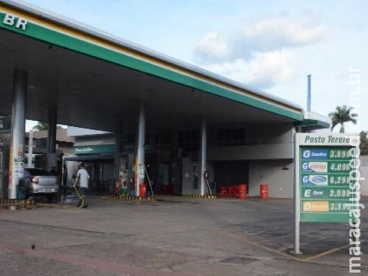 Gasolina sobe 10% na refinaria e litro deve ficar acima de R$ 4 Gasolina sobe 10% na refinaria e litro deve ficar acima de R$ 4
