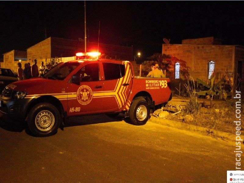 Homem mata mulher a facadas e deixa sogra ferida Homem mata mulher a facadas e deixa sogra ferida