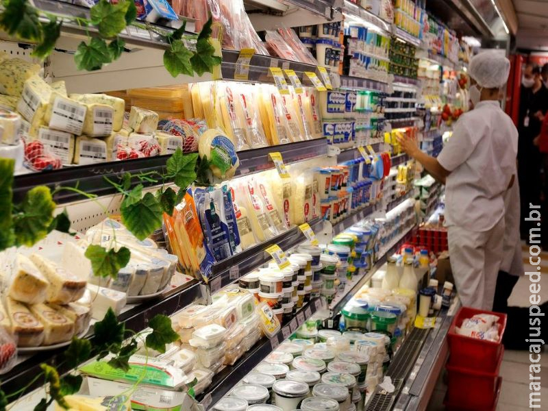 Indústria de alimentos contratou 8 mil pessoas durante pandemia Indústria de alimentos contratou 8 mil pessoas durante pandemia