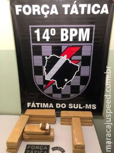 Jovem é detido no terminal rodoviário após ser flagrado transportando drogas em ônibus Jovem é detido no terminal rodoviário após ser flagrado transportando drogas em ônibus