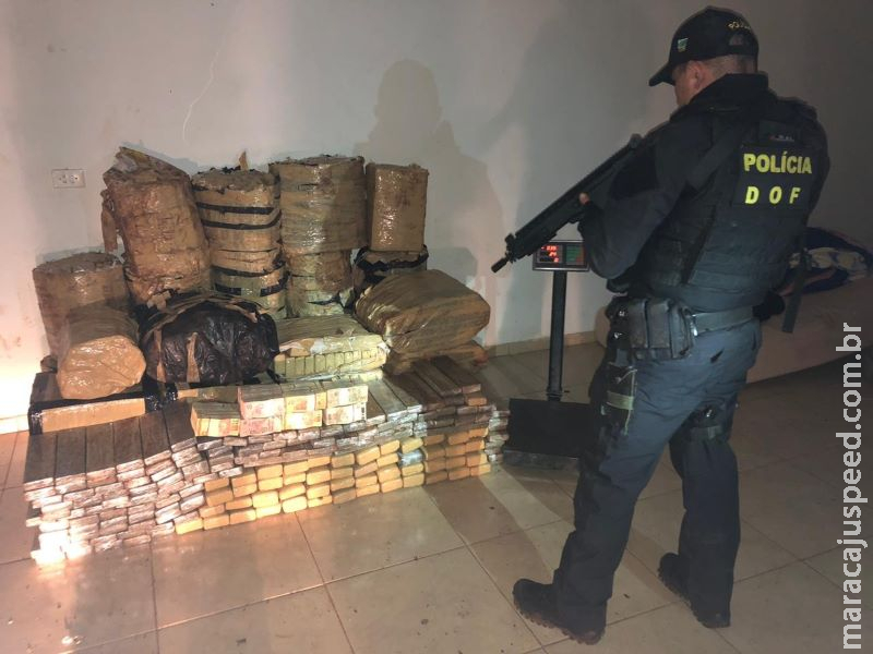 Mais de 800 kg de maconha são apreendidos pelo DOF em residência Mais de 800 kg de maconha são apreendidos pelo DOF em residência
