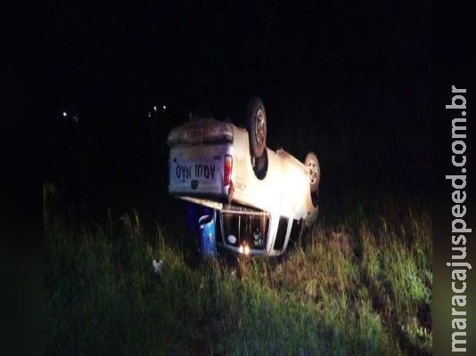 Motorista sai ileso de capotamento na BR-060 Motorista sai ileso de capotamento na BR-060