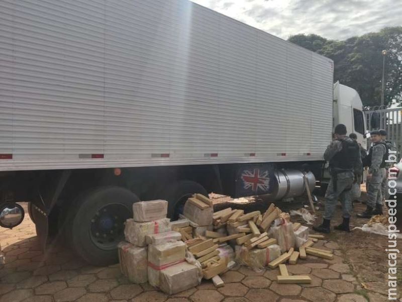 Polícia prende caminhoneiro que transportava 659 quilos de maconha Polícia prende caminhoneiro que transportava 659 quilos de maconha