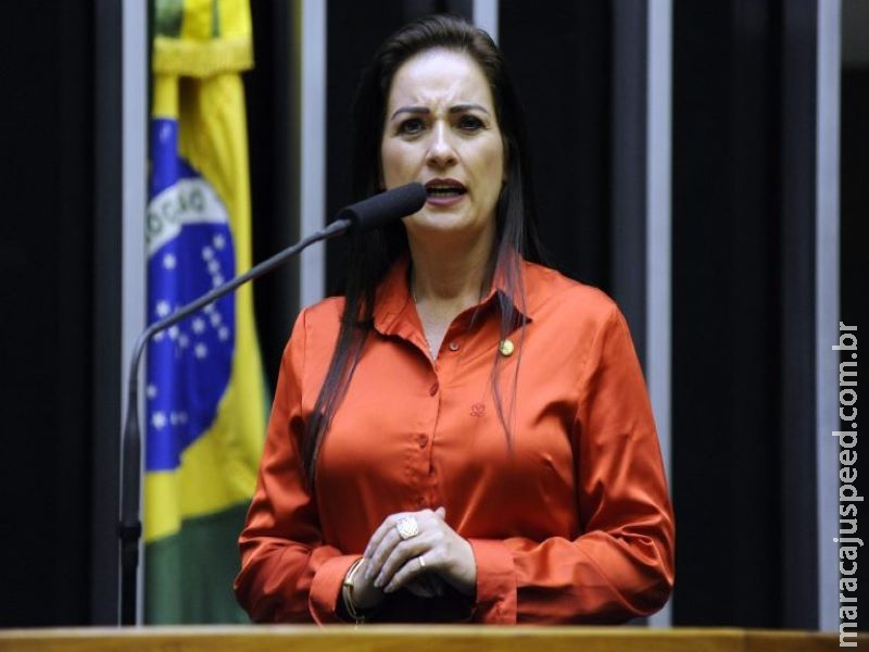 Projeto aumenta impostos sobre cigarro por chance de agravamento da Covid-19 em fumantes Projeto aumenta impostos sobre cigarro por chance de agravamento da Covid-19 em fumantes