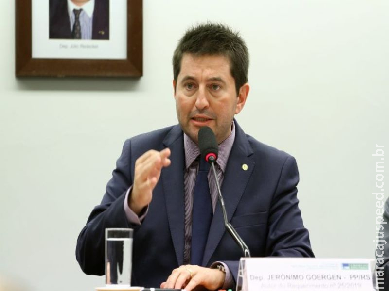 Proposta concede dedução de IR para empresa custear serviço de saúde Proposta concede dedução de IR para empresa custear serviço de saúde