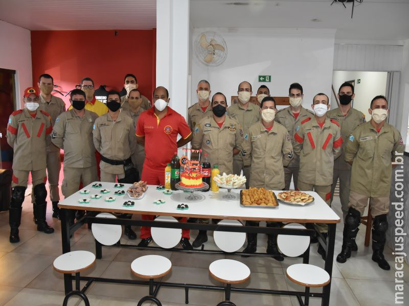 Corpo de Bombeiros acorda população de Maracaju com "Alvorada Festiva" em comemoração ao seu dia