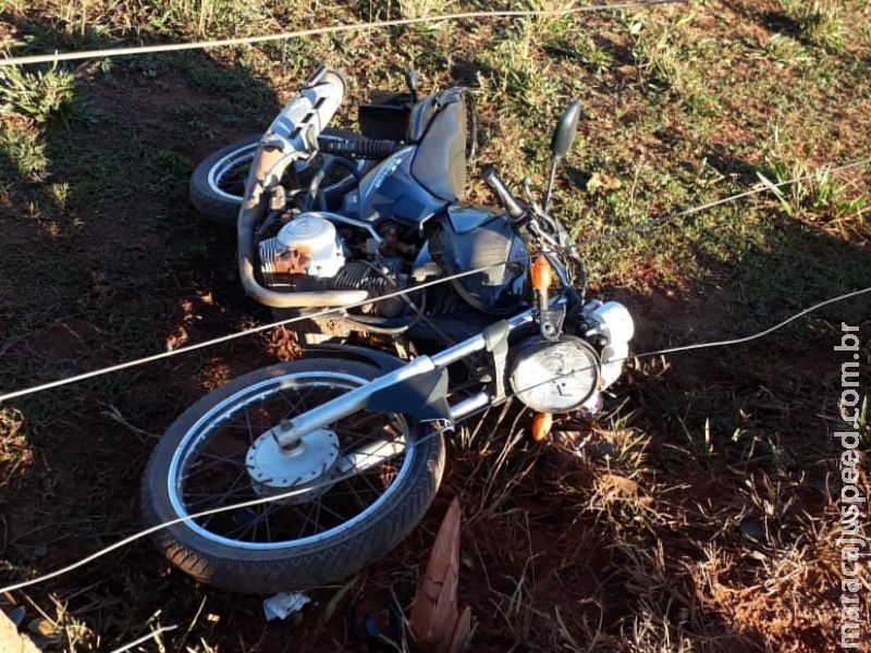 Adolescente perde controle da moto, bate em cerca e sofre traumatismo craniano