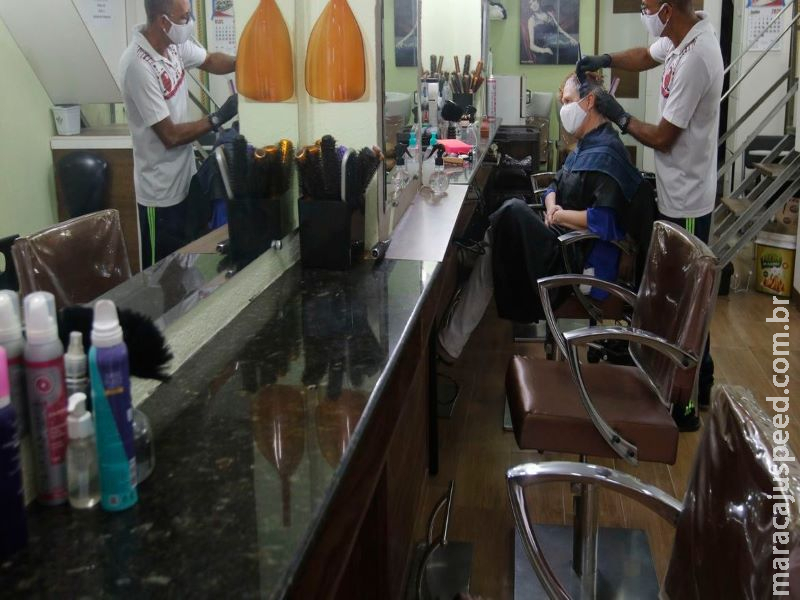 Covid-19 cansa a beleza: crise no setor força salões a se reinventarem