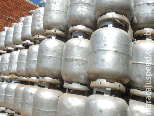 Dez mil botijões de gás serão doados a comunidades carentes