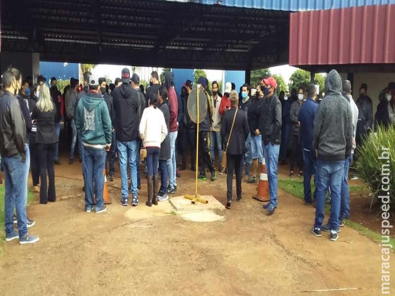 Donos de academias, bares e conveniências protestam contra novo decreto