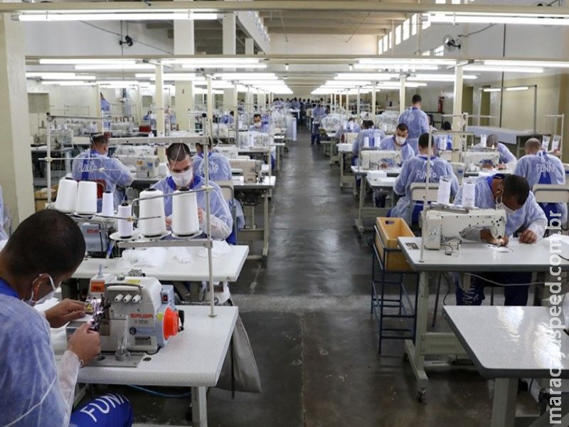 Em novo veto, governo desobriga uso de máscaras em presídios Em novo veto, governo desobriga uso de máscaras em presídios