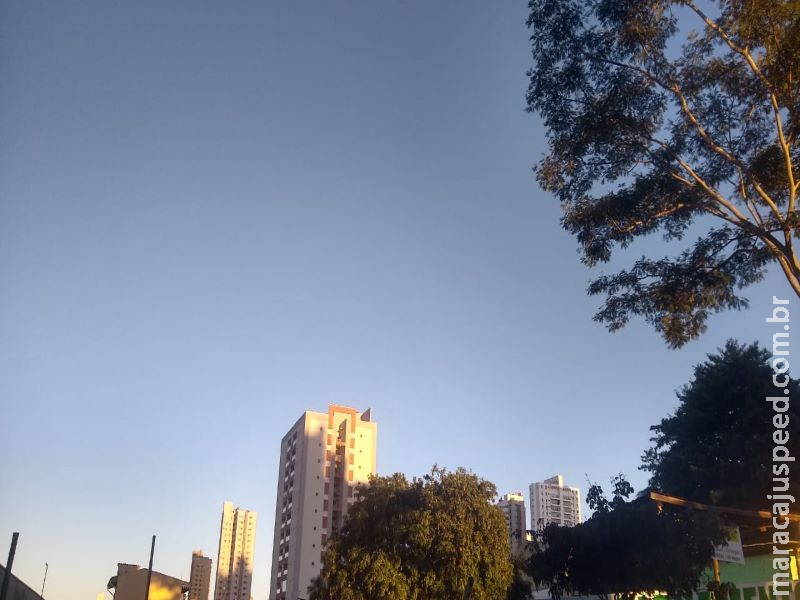 Hidrate-se: Tempo continua seco e termômetros chegam aos 36°C nesta quinta em MS Hidrate-se: Tempo continua seco e termômetros chegam aos 36°C nesta quinta em MS