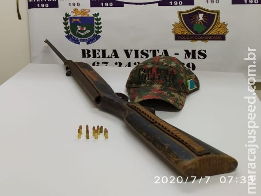 Homem suspeito de caça é preso pela PMA armado com rifle Homem suspeito de caça é preso pela PMA armado com rifle