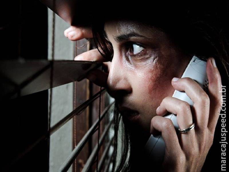 Jardim: Polícia Civil cumpre mandado de prisão de condenado por violência doméstica. Autor desferiu três golpes de faca nas costas e dois no braço esquerdo da vítima Jardim: Polícia Civil cumpre mandado de prisão de condenado por violência doméstica. Autor desferiu três golpes de faca nas costas e dois no braço esquerdo da vítima