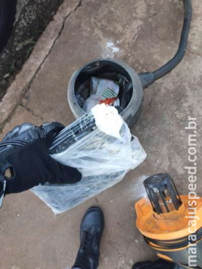 Policiais encontram cocaína escondida dentro de aspirador de pó Policiais encontram cocaína escondida dentro de aspirador de pó