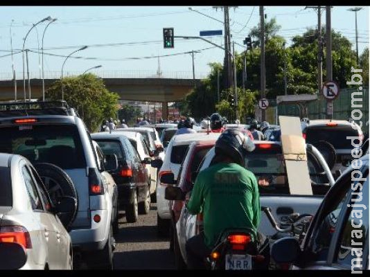 Veículos com placas finais 5 e 6 devem pagar licenciamento em julho